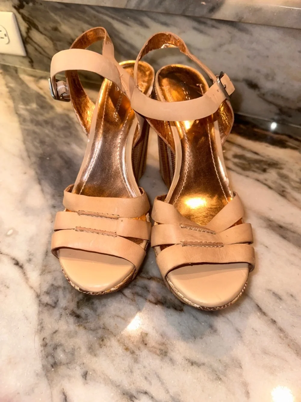 BCBGeneration elegant beige